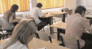Rata de promovare scade la 26,24%, f�r� note de 10